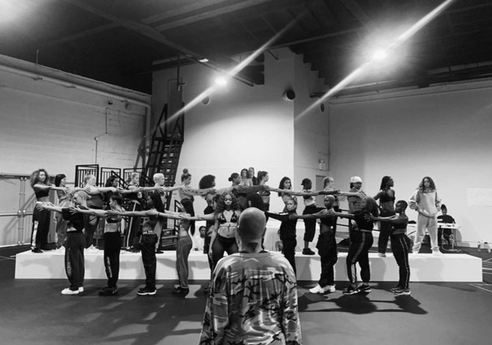 N S Assistimos Ao Desfile De Lingerie Da Rihanna E Vamos Te Contar Tudo Que Rolou Por L