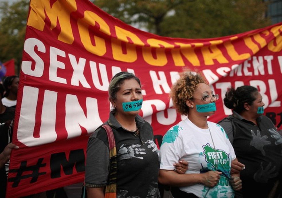 Funcion Rios Do Mc Donald S Protestaram Contra O Ass Dio Sexual