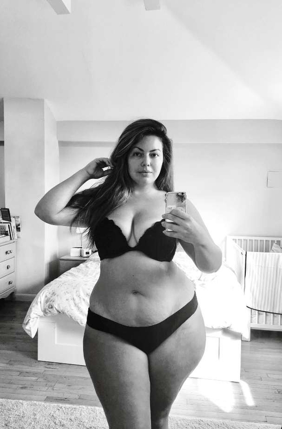 Famosas Tiram Selfie De Lingerie E Revelam O Que Sentem Ao Olhar No Espelho
