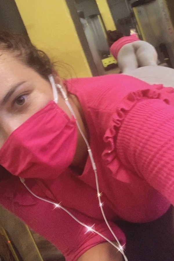 Geisy Arruda Posa Malhando E Cal A Nude Confunde Seguidores