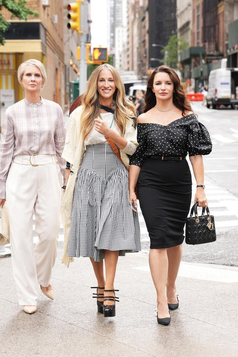 Sex And City Elenco Retoma Grava Es E Primeira Foto Divulgada