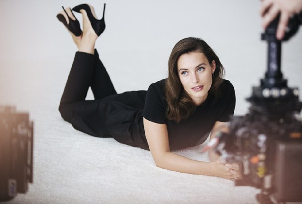 Intimissimi Lan A Campanha De Lingerie Modelos Vestidas