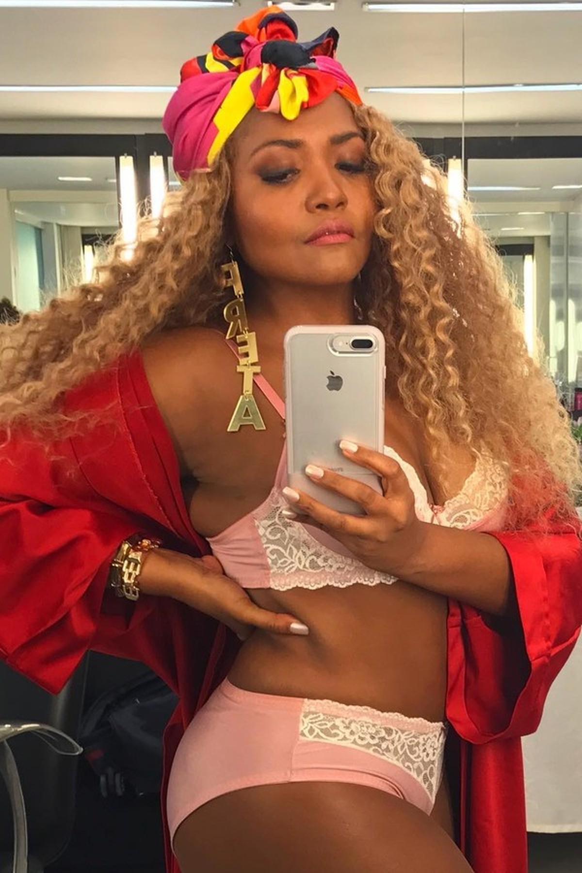 Gaby Amarantos Arrasa Em Clique De Lingerie