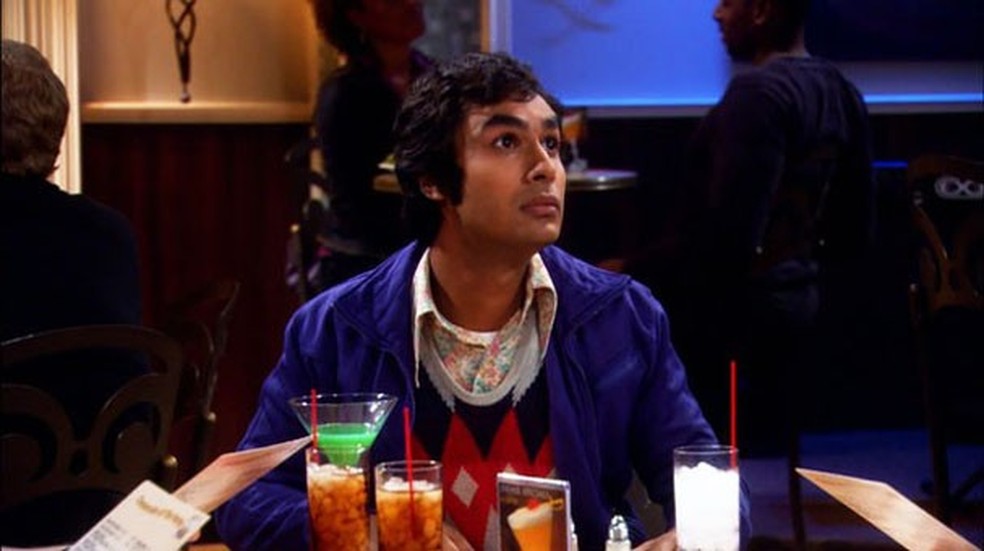 Raj, personagem de "The Big Bang Theory", é tão tímido que fica mudo perto de uma mulher (Foto: Reprodução) — Foto: Glamour