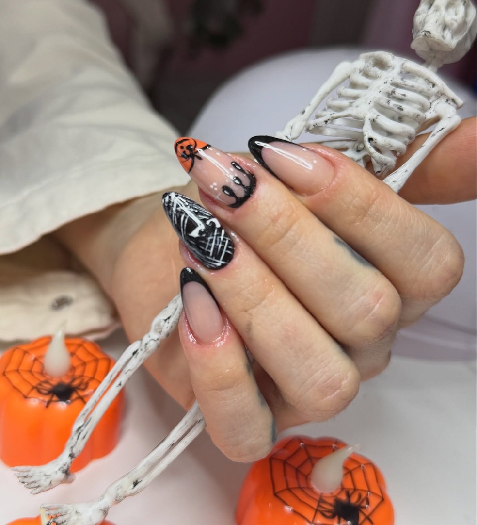  — Foto: Reprodução/Instagram/@carolinegeihs_nails