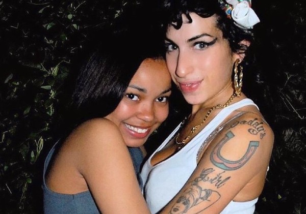 A atriz que impressiona na pele de Amy Winehouse em filme sobre cantora