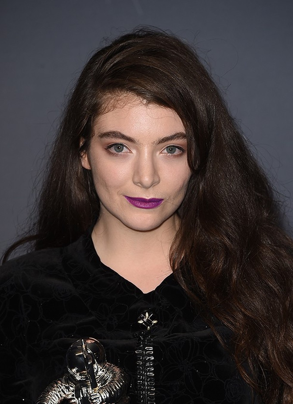 Lorde faz 19 anos Aprenda a ousar no batom como a cantora