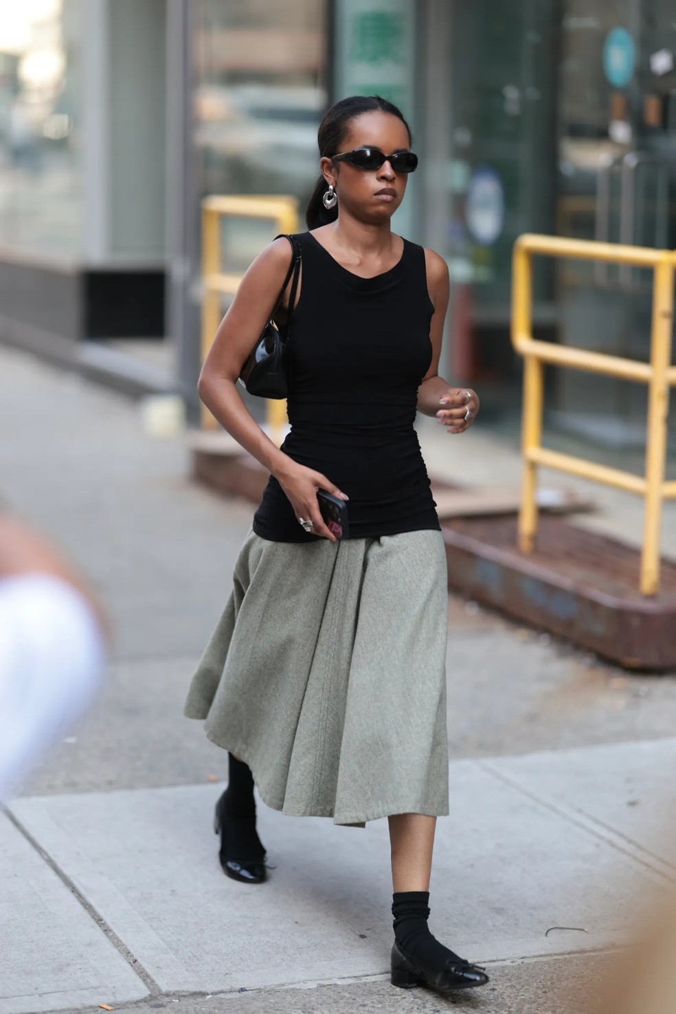 7 truques de styling para usar meias como as fashionistas — Foto: Getty Images