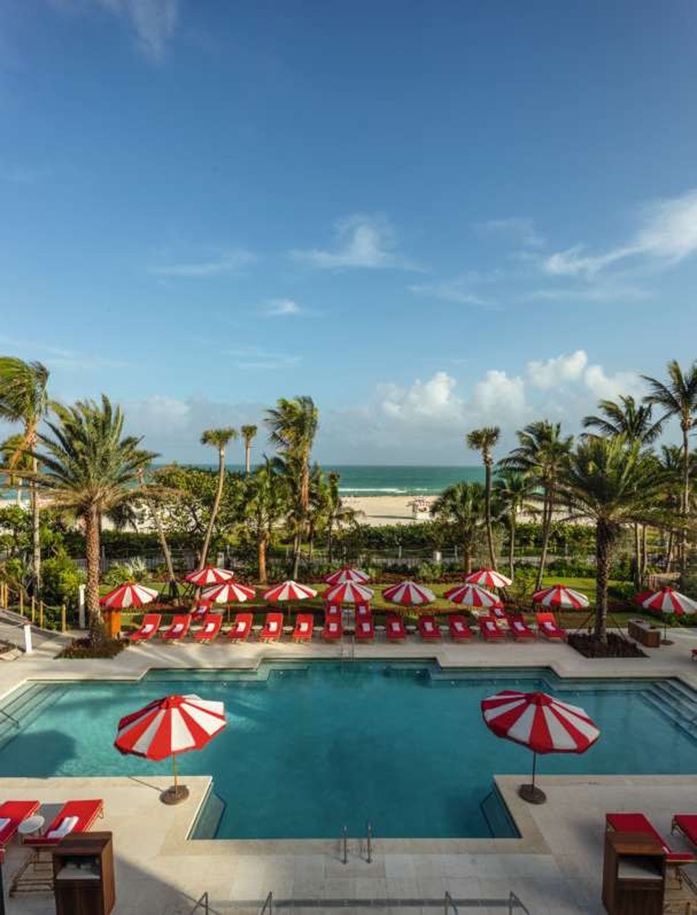 O hotel Faena e sua vista “simplezinha”. É legal que os hóspedes têm acesso direto à praia com atendimento personalizado (Foto: Divulgação) — Foto: Glamour