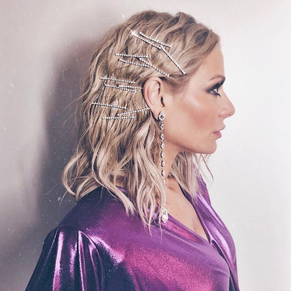 Penteados com grampos (Foto: Reprodução/Instagram) — Foto: Glamour