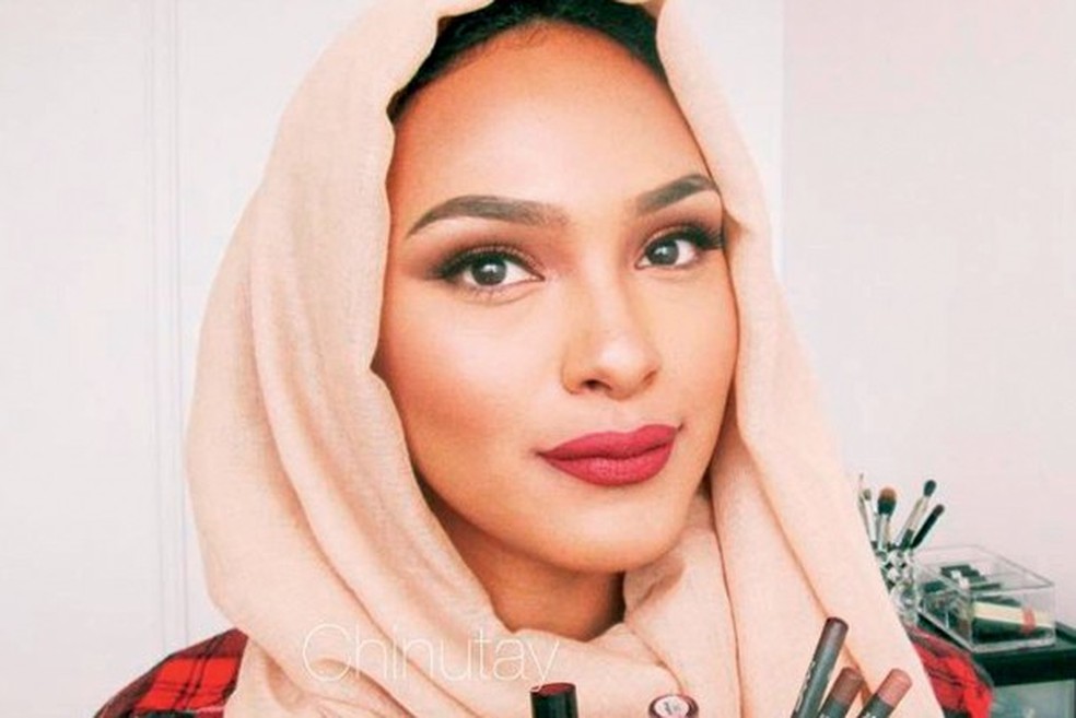 Manal Abduljail (Foto: Reprodução/Instagram) — Foto: Glamour