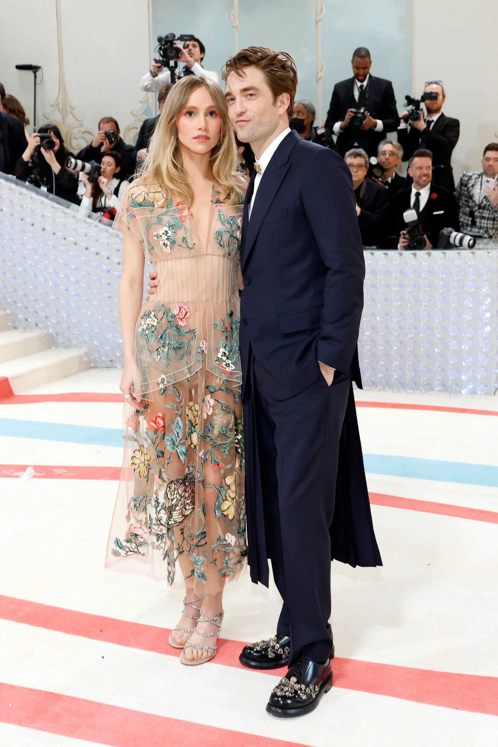 Suki Waterhouse e Robert Pattinson — Foto: Getty Images