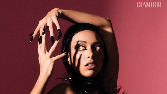 Alice Carvalho é a estrela de capa da Glamour de março