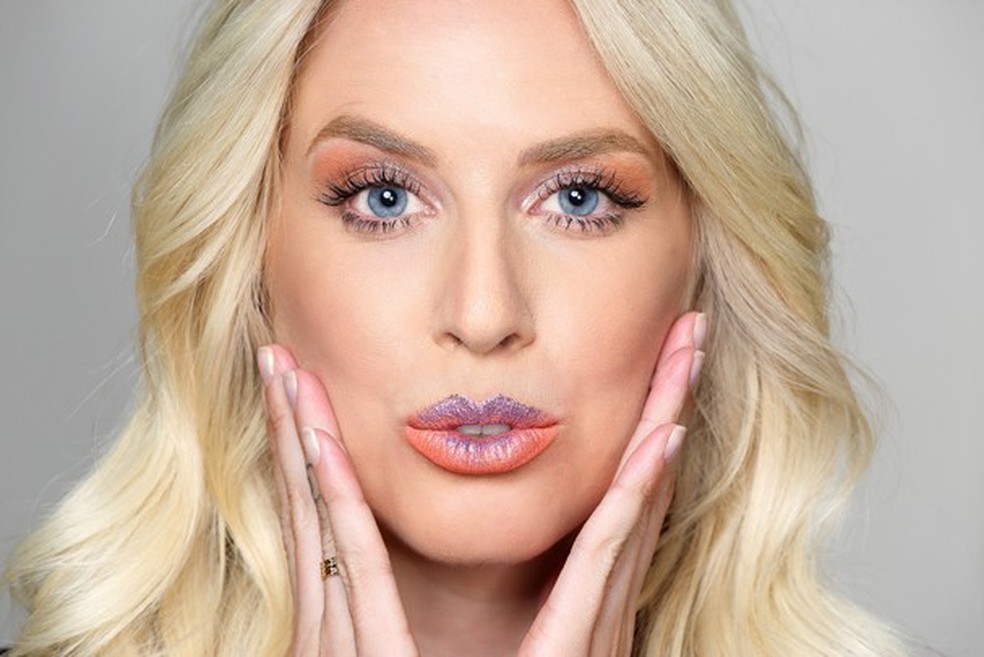 Boca com glitter (Foto: Daishi Pais/Beleza na Web) — Foto: Glamour