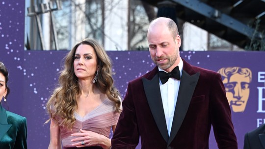 Kate Middleton e príncipe William chegam ao BAFTA