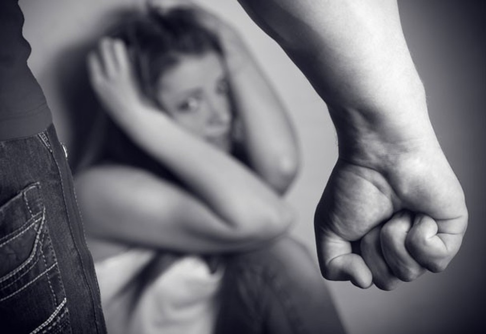Precisamos falar sobre feminicídio (Foto: Shutterstock) — Foto: Glamour