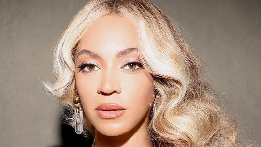 Perfumes de cabelo: 6 opções deliciosas para carregar no nécessaire 