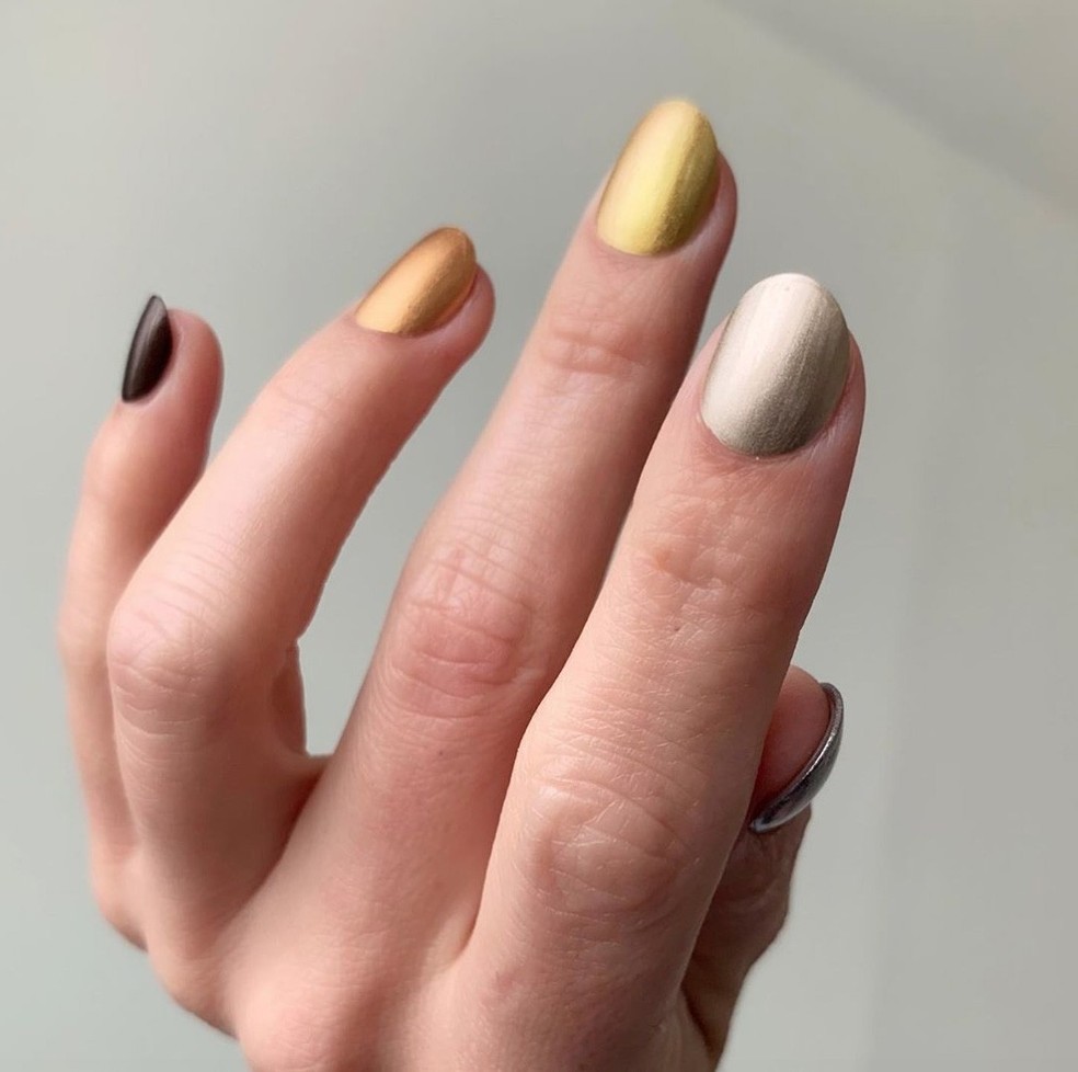 Nail art perfeitas para complementar o look de Halloween (Foto: @stephstonenails) — Foto: Glamour