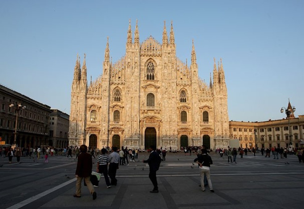 Milão é cheio de igrejas lindas, como a Duomo, que Marina visitou (Foto: Getty Images) — Foto: Glamour