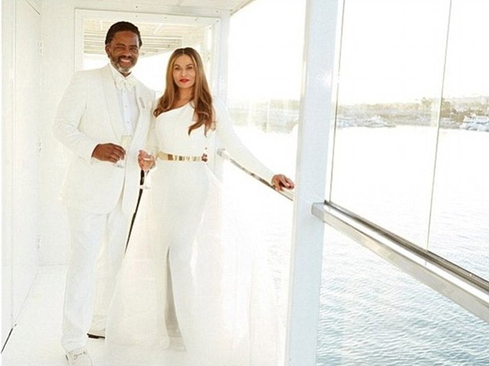 Tina Knowles e o marido (Foto: Divulgação/Beyoncé.com) — Foto: Glamour
