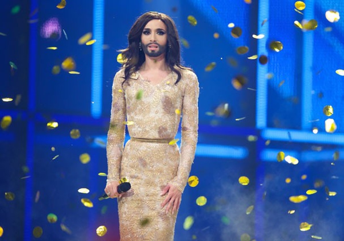 Após travesti barbado vencer competição musical, site inglês faz ...