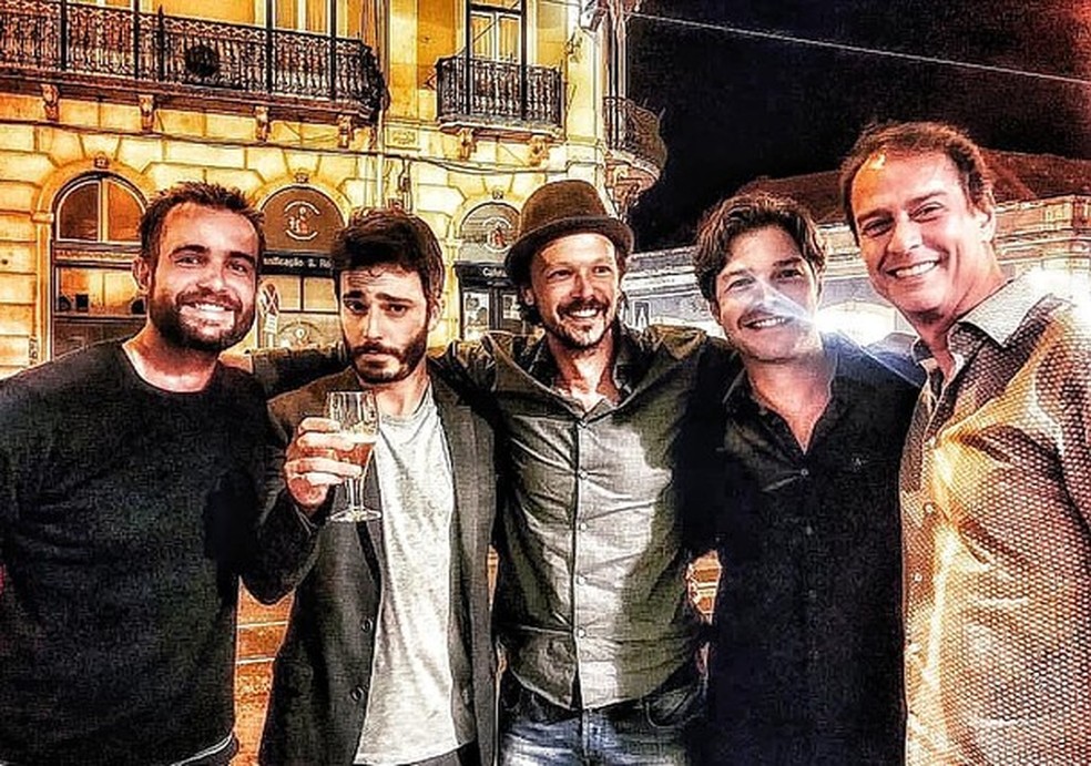 Max Fercondini e amigos famosos (Foto: Instagram/Reprodução) — Foto: Glamour