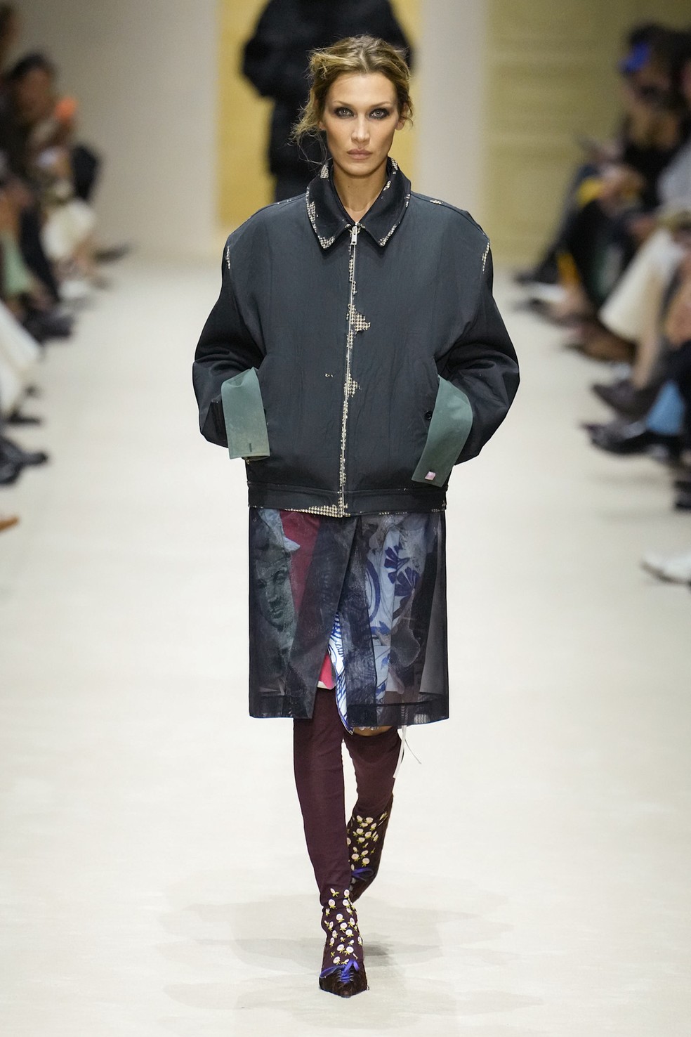 Bella Hadid - Prada Outono/Inverno 2026 — Foto: Launchmetrics Spotlight