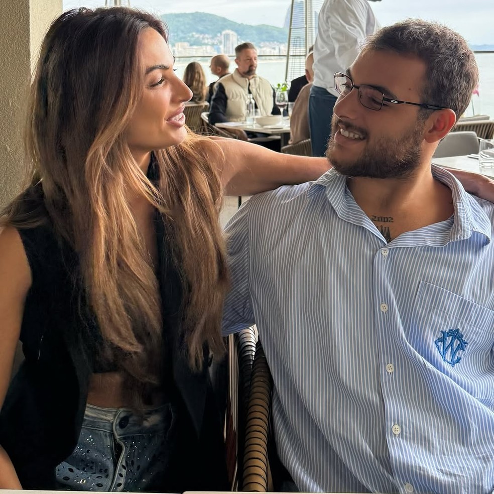 Patricia Poeta com o filho — Foto: Reprodução/Instagram