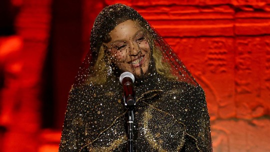 Met Gala 2026: Beyoncé usa vestido com mais de um milhão de cristais aplicados a mão