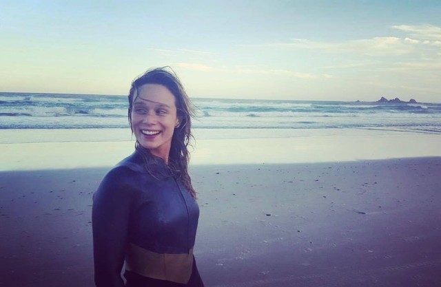 Após férias no exterior, Mariana Ximenes curte Rio e mostra corpitcho