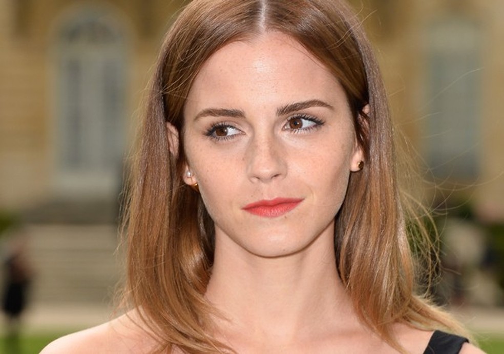 Emma Watson sendo clássica... e maravilhosa! (Foto: Getty Images) — Foto: Glamour