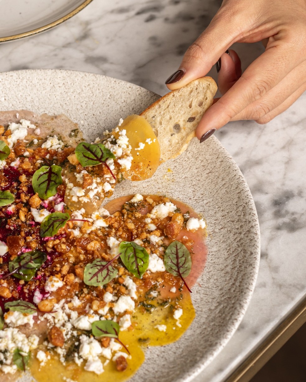 Carpaccio de beterraba do Seen Sky Bar — Foto: Reprodução/Instagram
