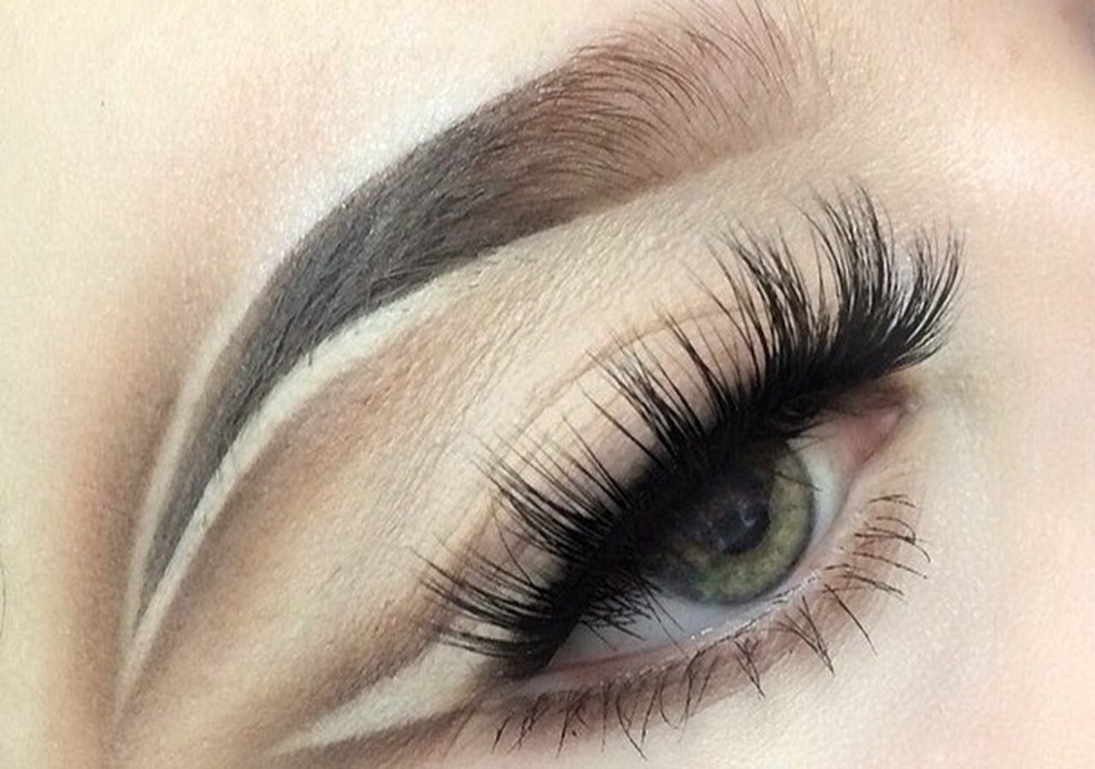 Sobrancelha desenhada da @make_upbydani (Foto: Reprodução Instagram) — Foto: Glamour