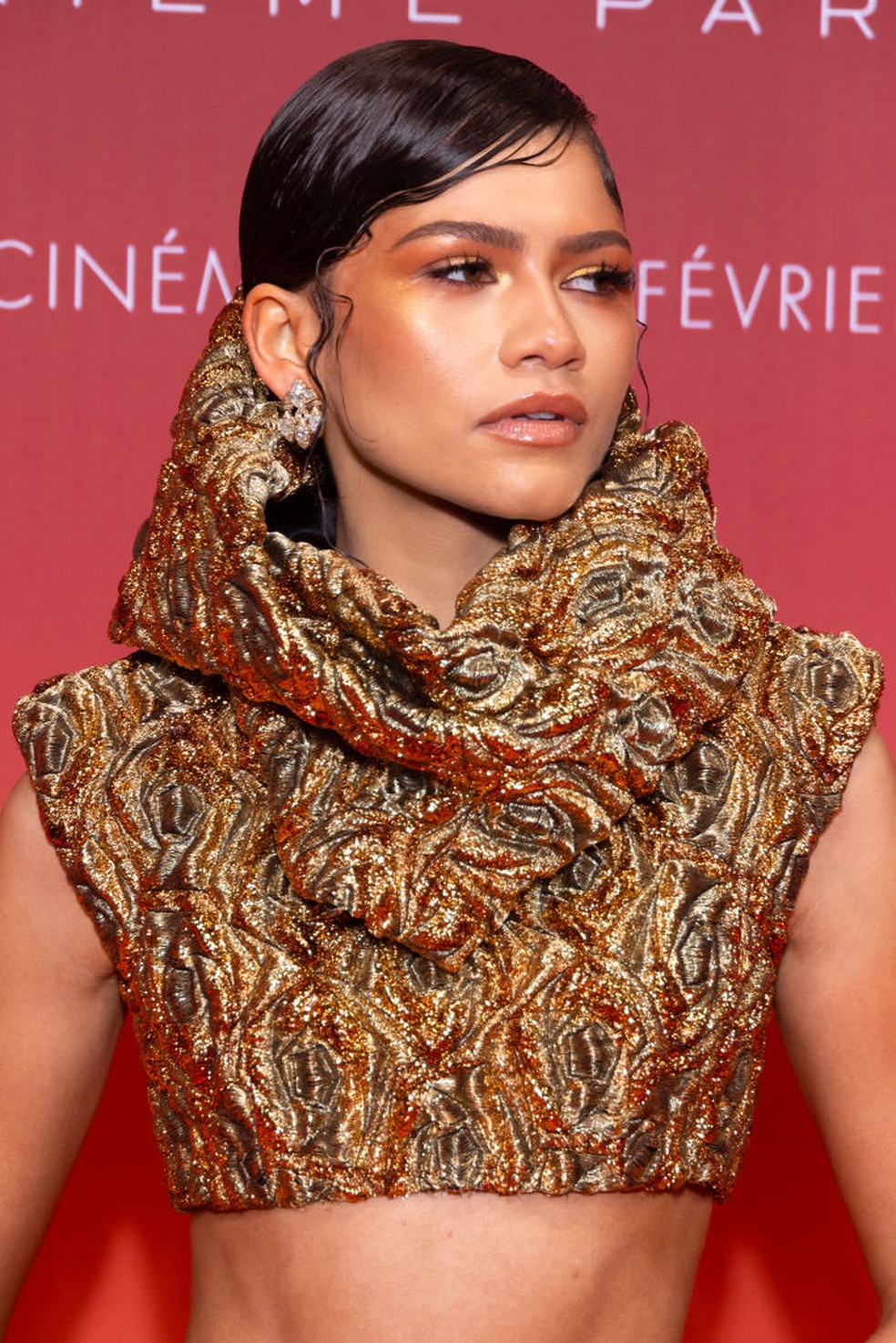 Aqui estão todos os looks de beleza de Zendaya na turnê de lançamento ...