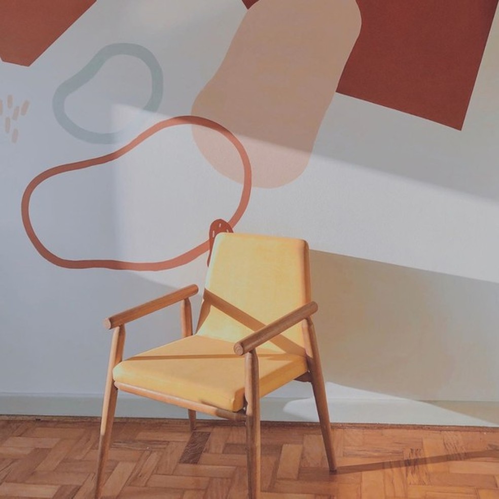 Formas orgânicas e tons terrosos seguem em alta na decoração. Aqui, detalhe do apartamento de Larissa Cunegundes (Foto: Divulgação) — Foto: Glamour