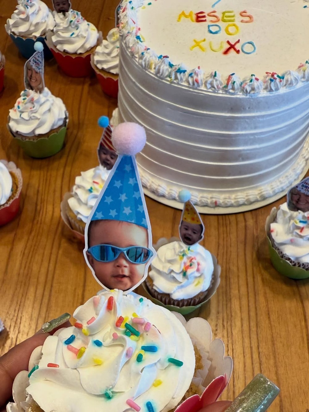 Lorena Maria faz 'mesversário' do filho com tema da Xuxa