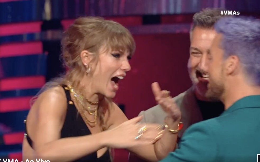 Taylor Swift e 'N Sync no palco do VMA — Foto: Reprodução/MTV