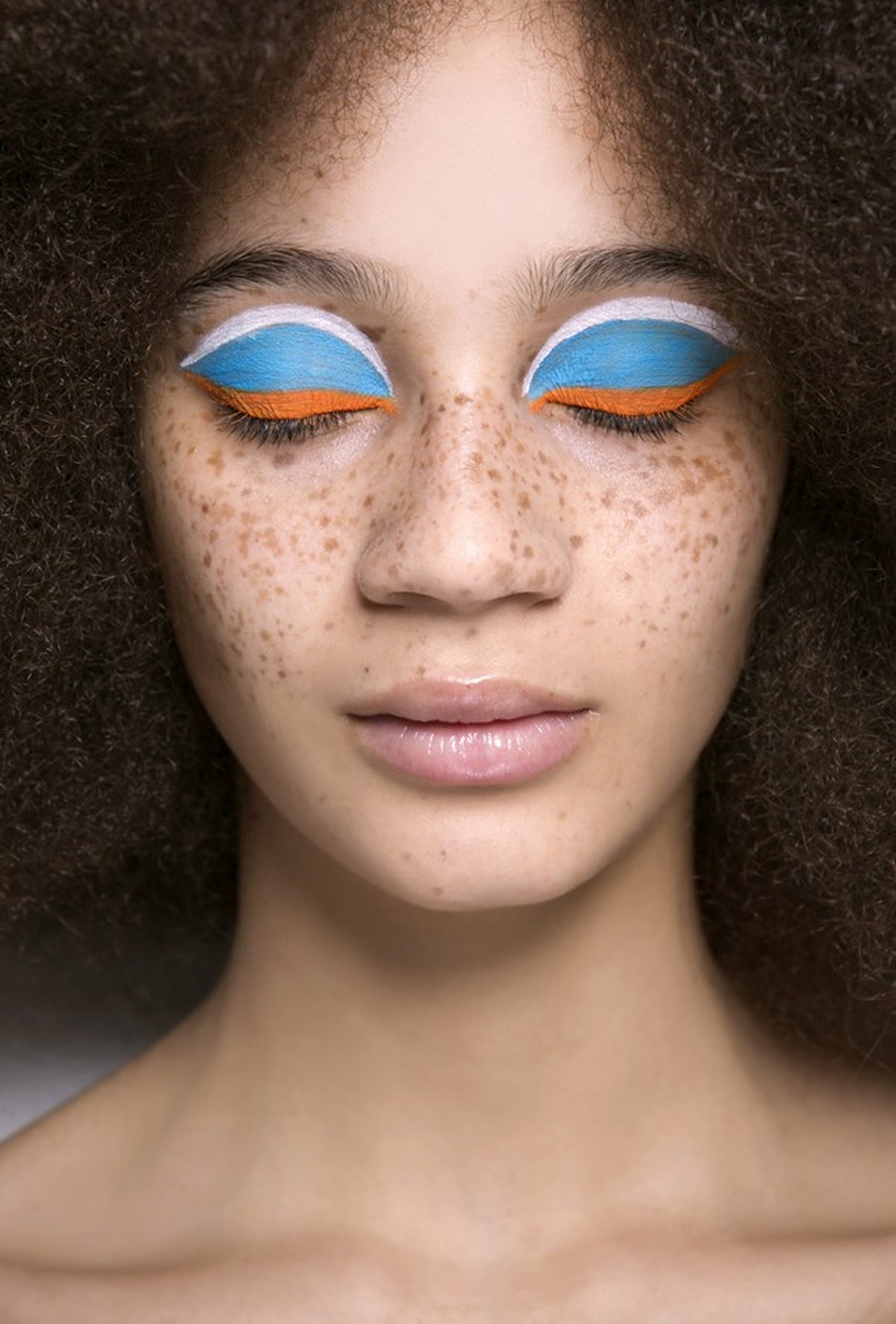 Maquiagem: Color blocking é tendência de beleza para os olhos