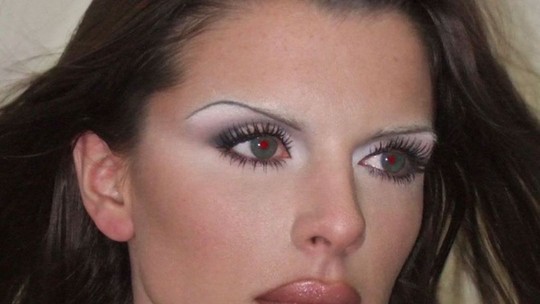 Julia Fox não tem agradado os seguidores com suas últimas maquiagens: 'cara de palhaço triste'