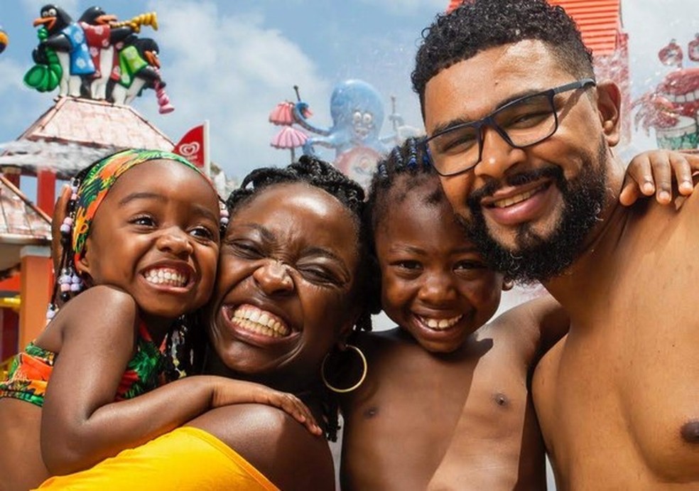 “A gente entende quilombo como espaço de resistência, de afeto, de troca, de amor e de carinho e isso é a nossa família” (Foto: Arquivo pessoal) — Foto: Glamour