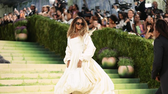 Met Gala 2026: Blue Ivy debuta no tapete vermelho com look de princesa moderna Met Gala 2026: Blue Ivy debuta no tapete vermelho com look de princesa moderna