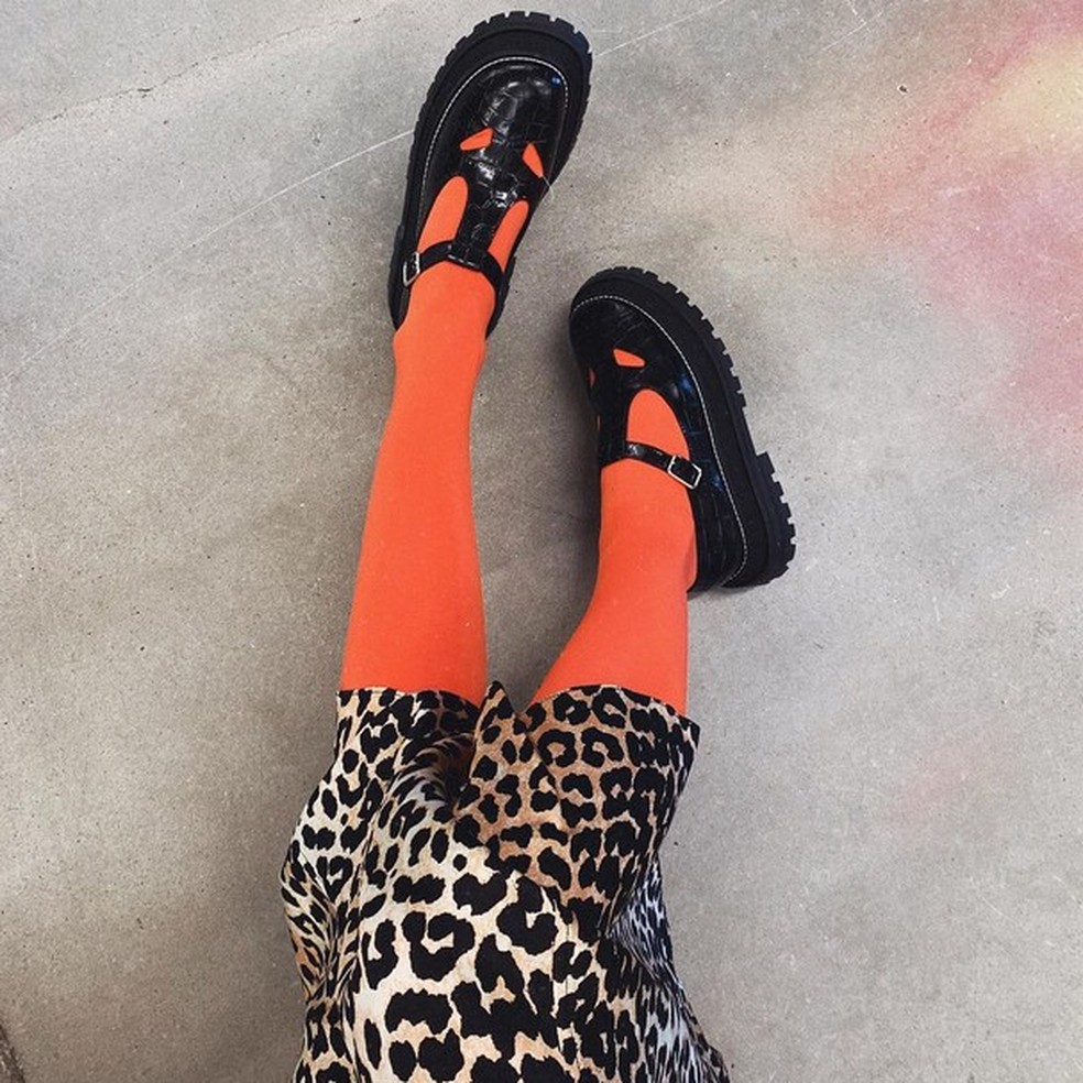 Meia-calça colorida (Foto: Instagram/Reprodução) — Foto: Glamour
