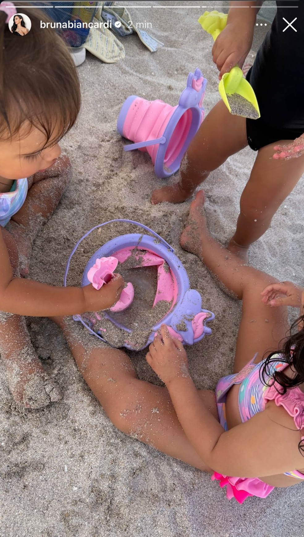 Bruna Biancardi curte dia na praia com a pequena Mavie — Foto: Reprodução/Instagram