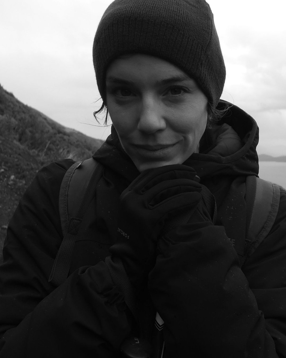 Alice Wegmann abre álbum de fotos na Patagônia Chilena e ganha elogio de Carolina Dieckmann