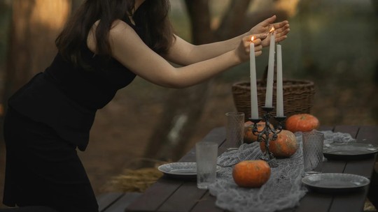 Halloween 2025: decoração de mesa para organizar sua festa