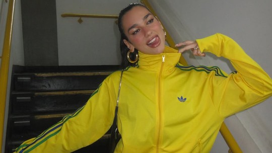 Dua Lipa usa joias brasileiras e os preços chegam a R$ 6.740