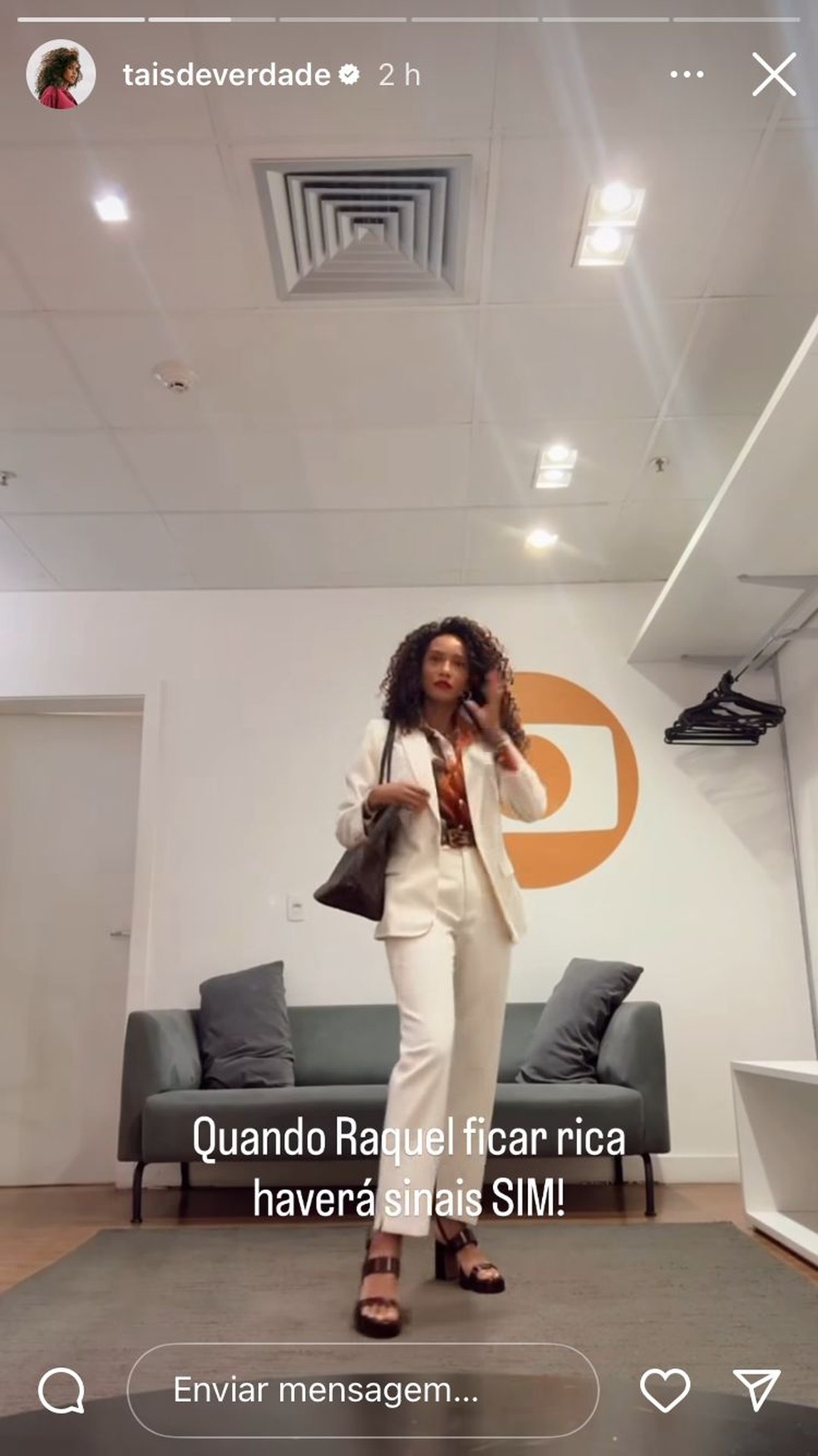 Raquel, interpretada por Taís Araújo, muda o visual para vingança na novela — Foto: Instagram