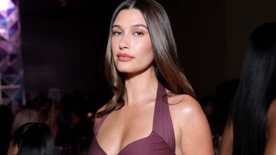 Cisto no ovário: entenda a condição revelada por Hailey Bieber