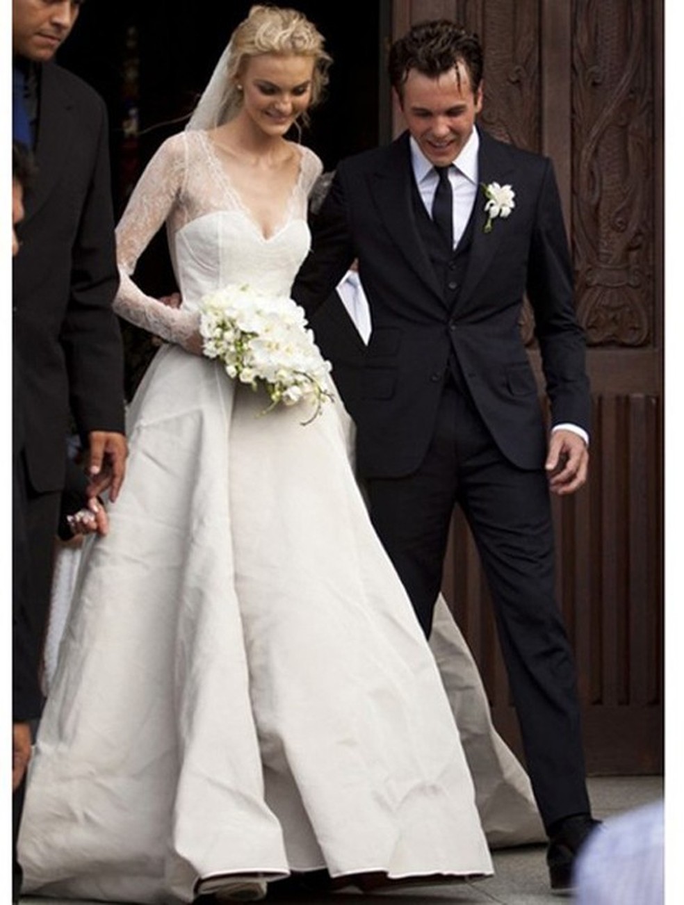 Carol Trentini, canceriana, e Fabio Bartelt no dia do casamento (Foto: Editora Globo) — Foto: Glamour