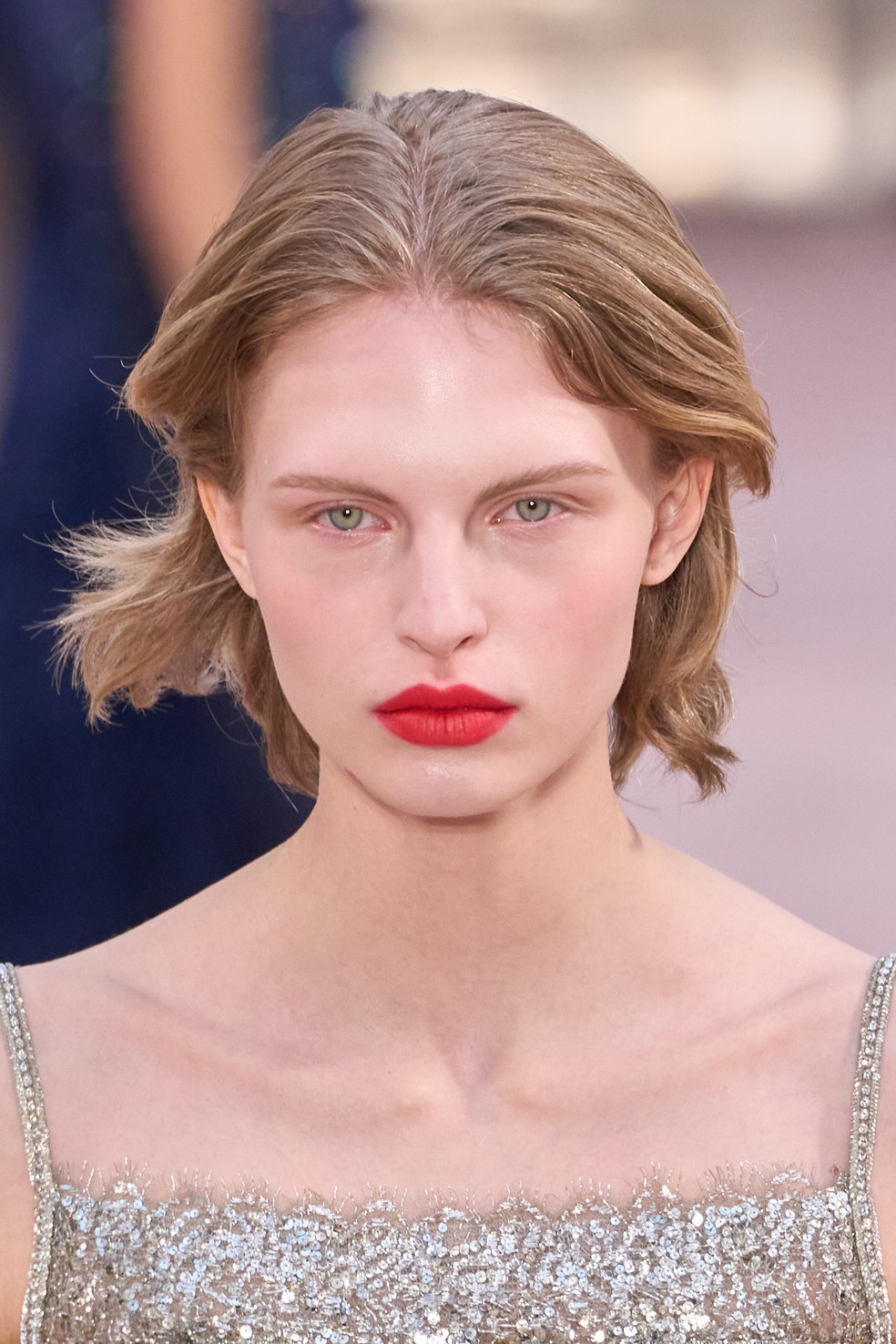 O batom vermelho aberto será o tom do verão, de acordo com a Chanel — Foto: Launchmetrics Spotlight